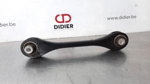 Gebruikte Triangel rechts-achter Skoda Superb Combi (3V5) 1.6 TDI Prijs € 36,30 Inclusief btw aangeboden door Autohandel Didier