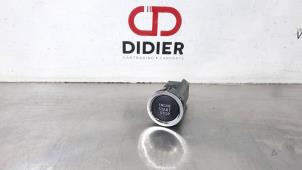 Gebruikte Start/Stop schakelaar Toyota Auris (E18) 1.2 T 16V Prijs € 30,25 Inclusief btw aangeboden door Autohandel Didier