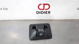 Gebruikte Schakelaar handrem Volvo V60 I (FW/GW) 1.6 DRIVe Prijs € 42,35 Inclusief btw aangeboden door Autohandel Didier