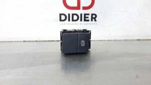 Gebruikte Handrem schakelaar Audi Q5 (FYB/FYG) 2.0 TDI 16V Prijs € 30,25 Inclusief btw aangeboden door Autohandel Didier