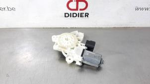 Gebruikte Portierruitmotor Ford Fiesta 7 1.5 EcoBoost 12V ST Prijs € 48,40 Inclusief btw aangeboden door Autohandel Didier