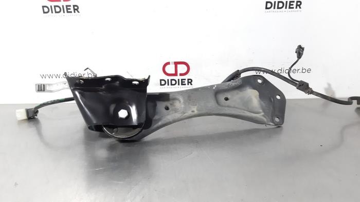 Rear wishbone, right