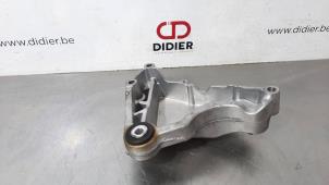 Gebruikte Versnellingsbak Steun Mercedes CLA (117.3) 1.6 CLA-180 16V Prijs € 30,25 Inclusief btw aangeboden door Autohandel Didier