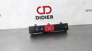 Gebruikte Gevarenlicht Schakelaar Citroen Jumper (U9) 3.0 HDi 180 Euro 5 Prijs € 36,30 Inclusief btw aangeboden door Autohandel Didier