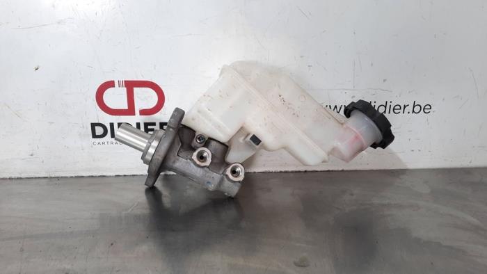 Master cylinder