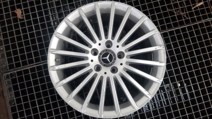 Mercedes GLA-Klasse Felgen Set + Reifen