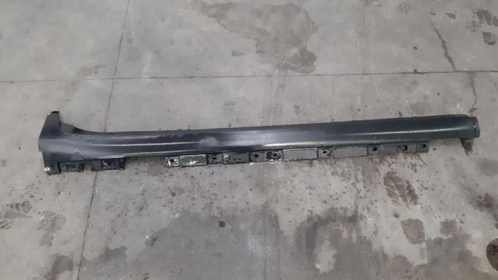 Marche-pied (list de couverture) droite BMW X4