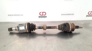 Gebruikte Aandrijfas links-voor Mazda CX-3 (DJ/DK) 1.5 Skyactiv D 105 16V Prijs € 133,10 Inclusief btw aangeboden door Autohandel Didier