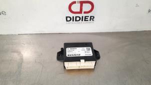 Gebruikte Module PDC Dacia Duster (SR) 1.3 TCE 130 16V Prijs € 127,05 Inclusief btw aangeboden door Autohandel Didier
