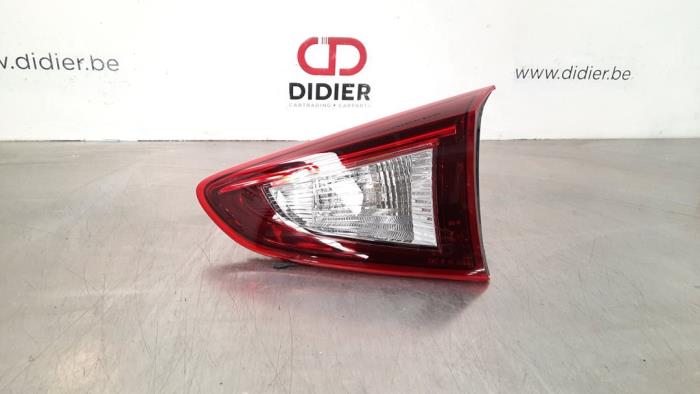 Luz trasera derecha Mazda 2.