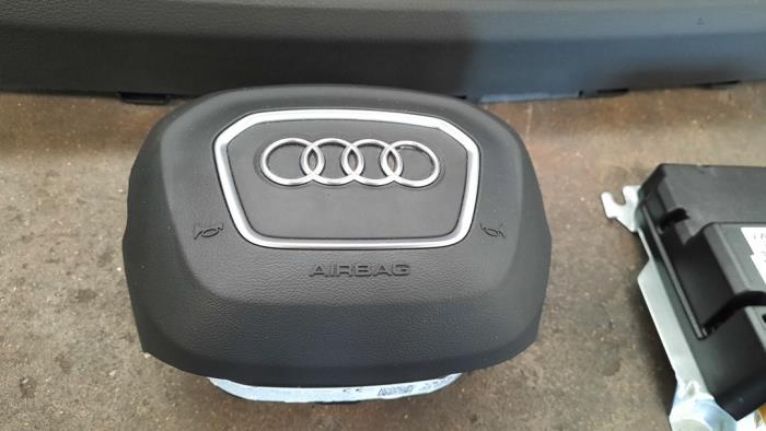 Airbag set + dashboard van een Audi A4 Avant (B9) 2.0 TDI Ultra 16V 2017