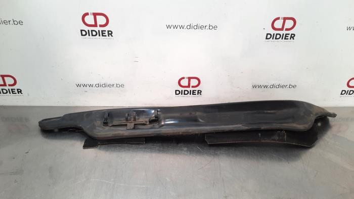 Front parcel shelf Volkswagen Golf