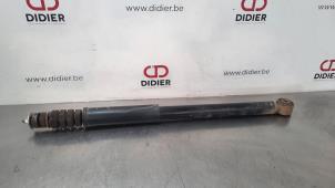 Gebruikte Schokdemper rechts-achter Dacia Duster (HS) 1.5 dCi Prijs € 30,25 Inclusief btw aangeboden door Autohandel Didier