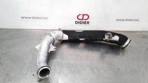 Gebruikte Intercooler Buis Mercedes C (W205) C-200d 1.6 Turbo 16V Prijs € 48,40 Inclusief btw aangeboden door Autohandel Didier