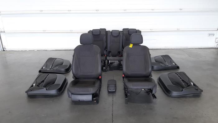 Bekleding Set (compleet) van een Opel Zafira Tourer (P12) 1.6 CDTI 16V ecoFLEX 136 2015