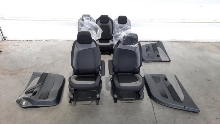 Kit revêtement (complet) Citroen Grand C4 Space Tourer