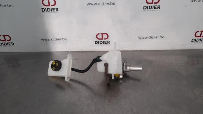 Master cylinder Peugeot 308