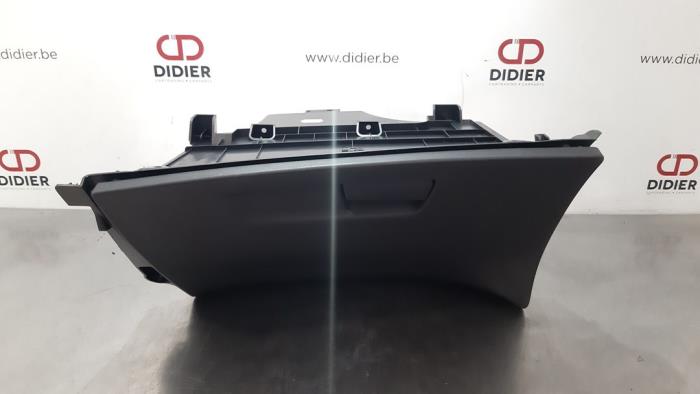 Dashboardkastje van een Citroën Grand C4 Spacetourer (3A) 1.5 Blue HDi 130 16V Van 2020