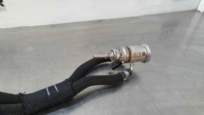 Injector adblue van een BMW 5 serie Touring (G31) 518d 2.0 TwinPower Turbo 16V Mild Hybrid 2021