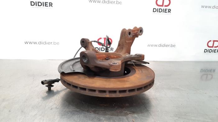 Fusee links-voor van een Dacia Duster (SR) 1.0 TCE 12V 2020