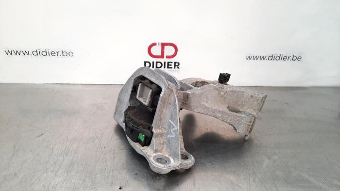 Engine mount Dacia Duster