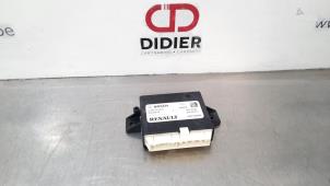Gebruikte Module PDC Dacia Duster (SR) 1.0 TCE 12V Prijs € 127,05 Inclusief btw aangeboden door Autohandel Didier