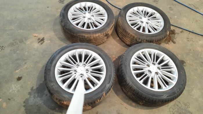 Hyundai Kona Set of wheels + tyres
