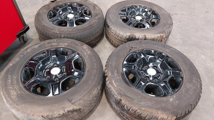 Set of wheels + tyres Ford Ranger