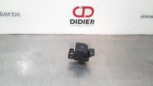 Gebruikte Schakelaar handrem Alfa Romeo Stelvio (949) 2.9 Bi-Turbo V6 24V Q4 Prijs € 36,30 Inclusief btw aangeboden door Autohandel Didier