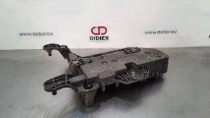 Gebruikte Accu afdekkap Volkswagen Caddy IV 2.0 TDI 102 Prijs € 24,20 Inclusief btw aangeboden door Autohandel Didier