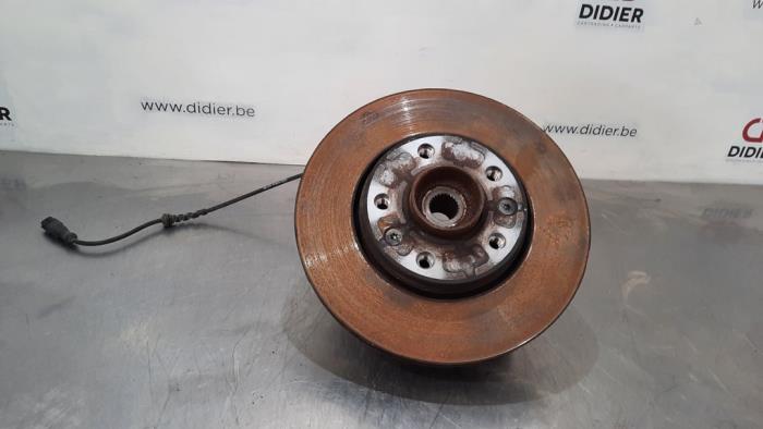 Fusee links-voor Renault Megane
