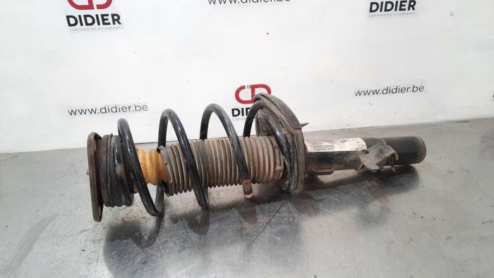 Stoßdämpfer links vorne Volvo V40