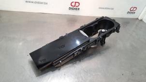 Gebruikte Middenconsoles Landrover Range Rover Sport (LW) 3.0 SDV6 Prijs € 42,35 Inclusief btw aangeboden door Autohandel Didier