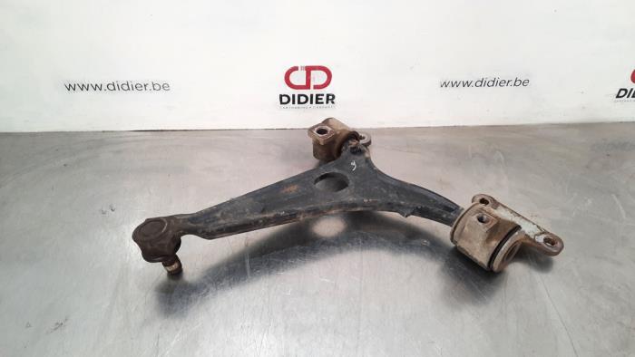 Bras de suspension avant droit Citroen Jumpy