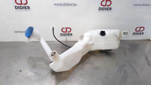 Gebruikte Ruitensproeiertank voor Volkswagen Amarok 3.0 TDI V6 24V 4Motion Prijs € 36,30 Inclusief btw aangeboden door Autohandel Didier