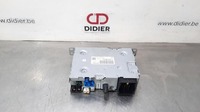 Radio module van een DS DS 3/DS 3 Crossback (UC/UJ/UR) 1.2 12V PureTech 155 2019