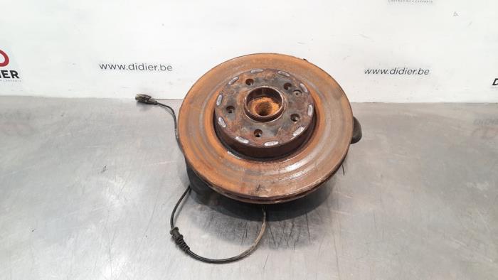 Fusee links-voor Mercedes Vito
