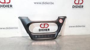 Gebruikte Radio omlijsting Iveco Daily Prijs € 42,35 Inclusief btw aangeboden door Autohandel Didier
