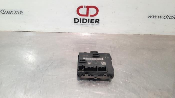 Central door locking module Volkswagen Passat