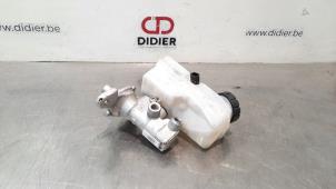 Gebruikte Hoofdremcilinder Dacia Logan II 1.0 Sce 12V Prijs € 36,30 Inclusief btw aangeboden door Autohandel Didier