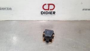 Gebruikte Sensor regen Landrover Discovery V (LR) 2.0 Td4 16V Prijs € 66,55 Inclusief btw aangeboden door Autohandel Didier