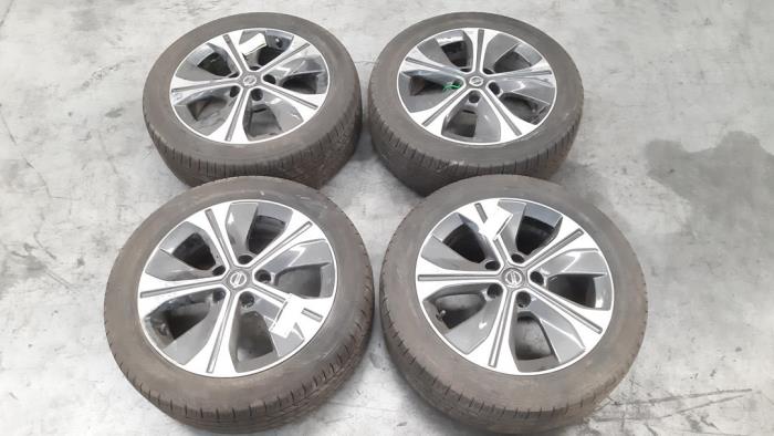 Set of wheels + tyres Nissan Leaf