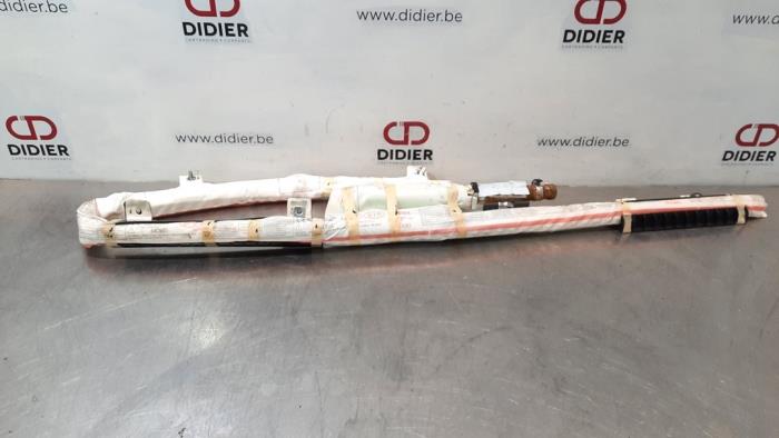 Turvatyynyn päällinen oikealle Hyundai I20