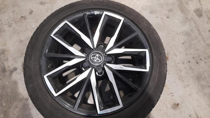 Toyota Corolla Wheel + tyre