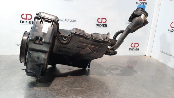 Tank adblue van een Seat Ibiza V (KJB) 1.6 TDI 95 2018