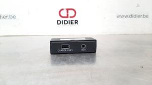 Gebruikte AUX/USB aansluiting Audi Q5 (FYB/FYG) 2.0 TDI 16V Quattro Prijs € 24,20 Inclusief btw aangeboden door Autohandel Didier