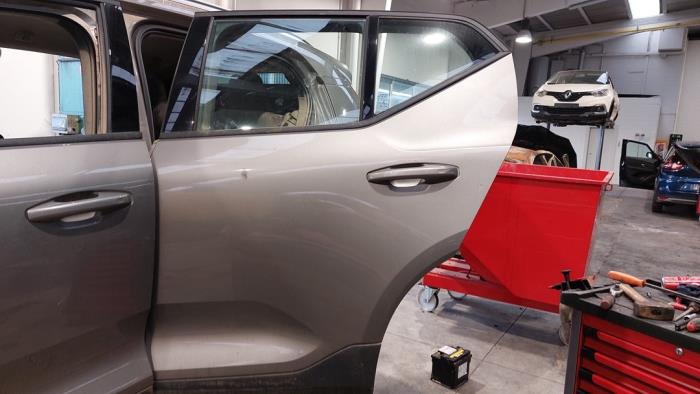 Volvo XC40 Rear door 4-door\, left