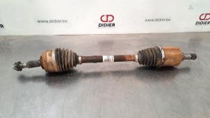 Gebruikte Aandrijfas links-voor Dacia Duster (SR) 1.3 TCE 130 16V Prijs € 127,05 Inclusief btw aangeboden door Autohandel Didier