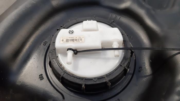 Gebruikte Tank element Pomp Renault Captur I (2R) 0.9 Energy TCE 12V Prijs € 60,50 Inclusief btw aangeboden door Autohandel Didier