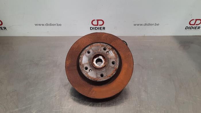 Fusee rechts-voor Suzuki Vitara